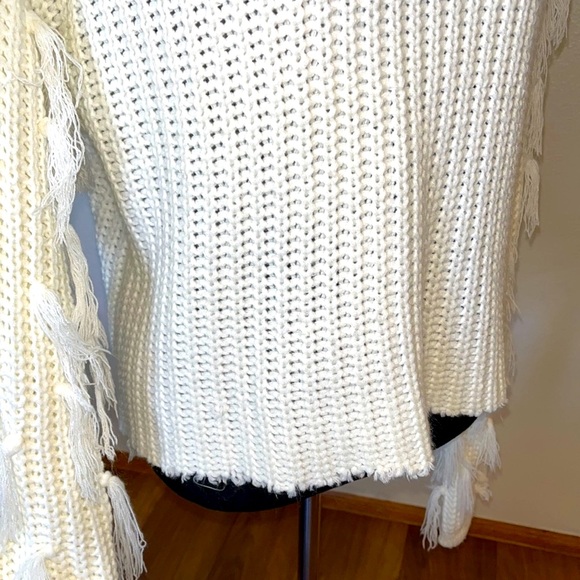 New! Hayden Los Angeles Cream Color Distressed/Fringe Raw Hem Comfy Sweater - Picture 9 of 11